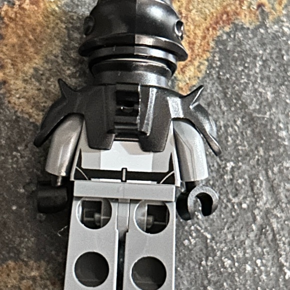 LEGO StarWars Grand Inquisitor Mini Figure sw0622 with helmet - Picture 5 of 10